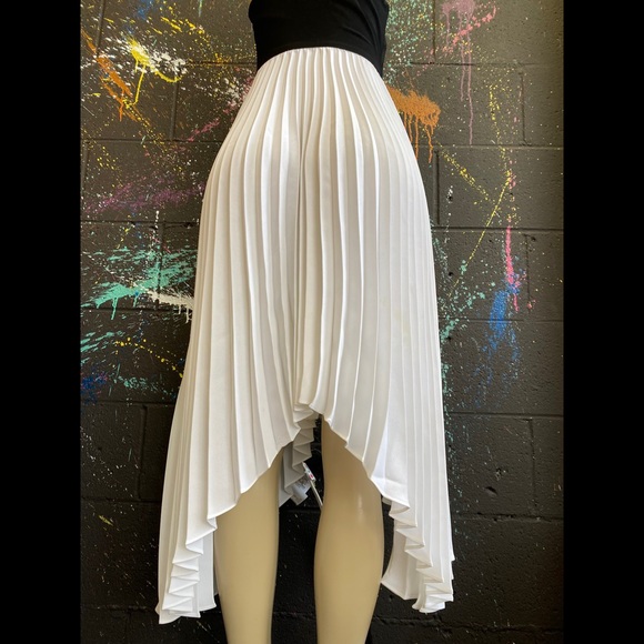 NATASHA GAN ‘GOOD FEELING’ PLEATED DRESS - Picture 10 of 16